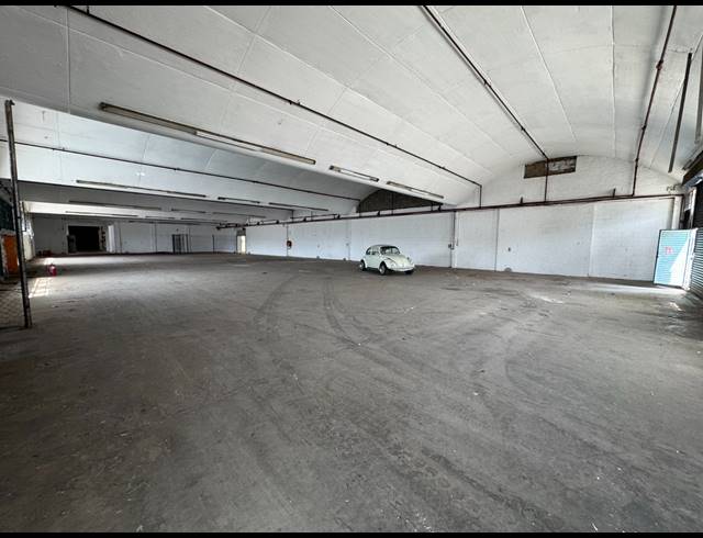 1,399M² WAREHOUSE TO LET IN INDUSTRIA WEST